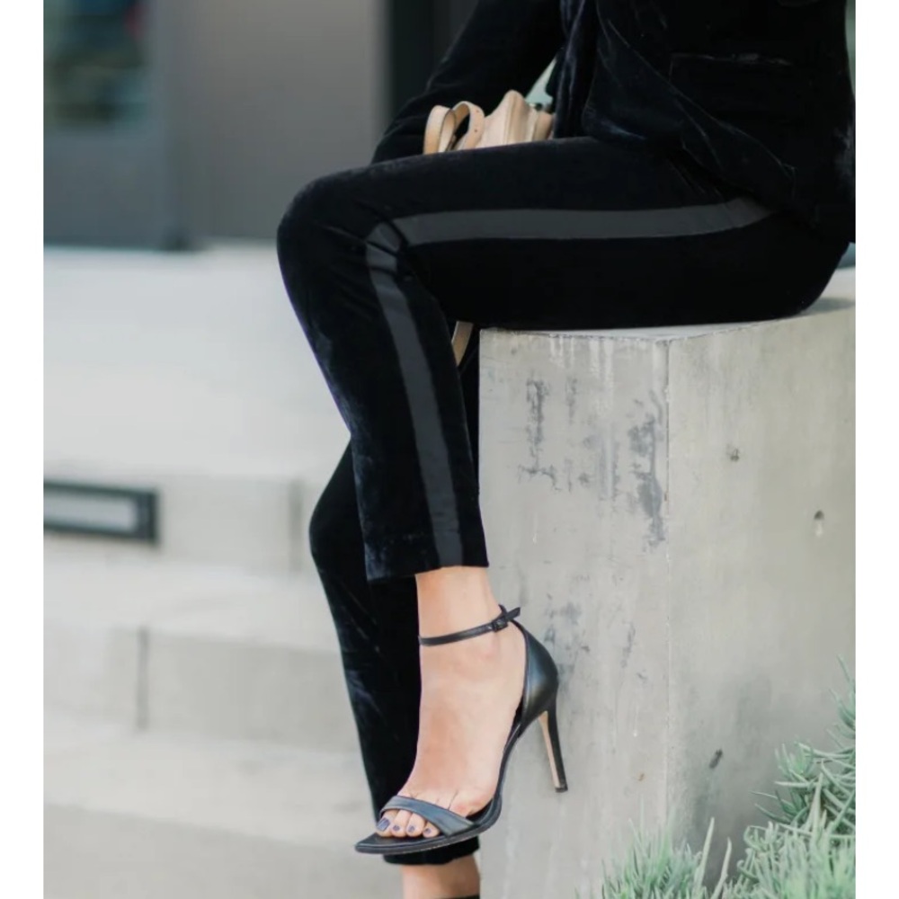 Cupcakes and Cashmere Black Evalina Velvet & Sidestripe Mid-Rise Trouser size 4